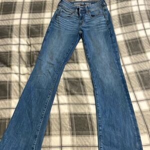 Womens AE SIZE 4 next level stretch kick boot